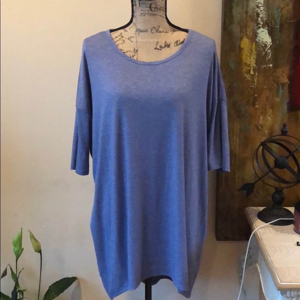 LulaRoe Irma tunic top
